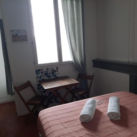 Etape Gimontoise 32 "Chambre Tout Confort" ภายนอก รูปภาพ
