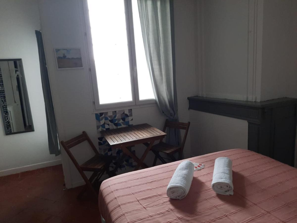 Etape Gimontoise 32 "Chambre Tout Confort" ภายนอก รูปภาพ